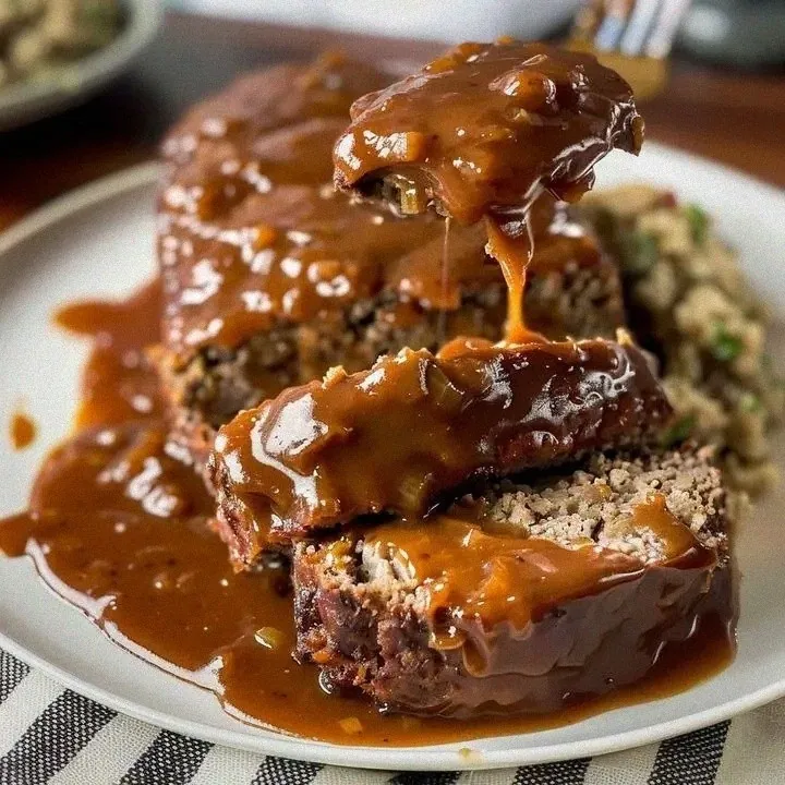 Classic Meatloaf with Brown Gravy
