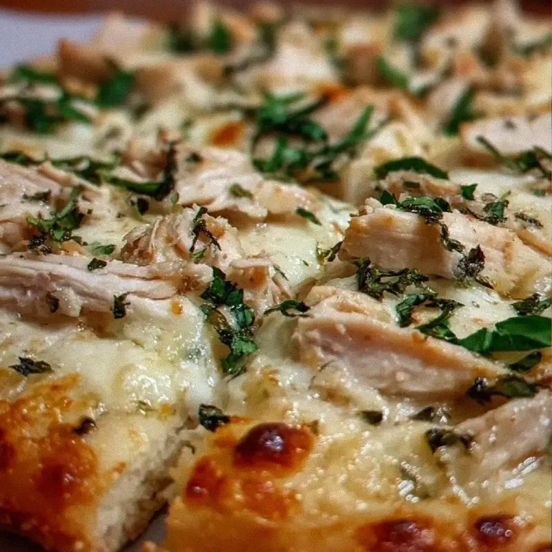 Roasted Garlic White Chicken Pizza: 5-Star Recipe | Easy & Delicious