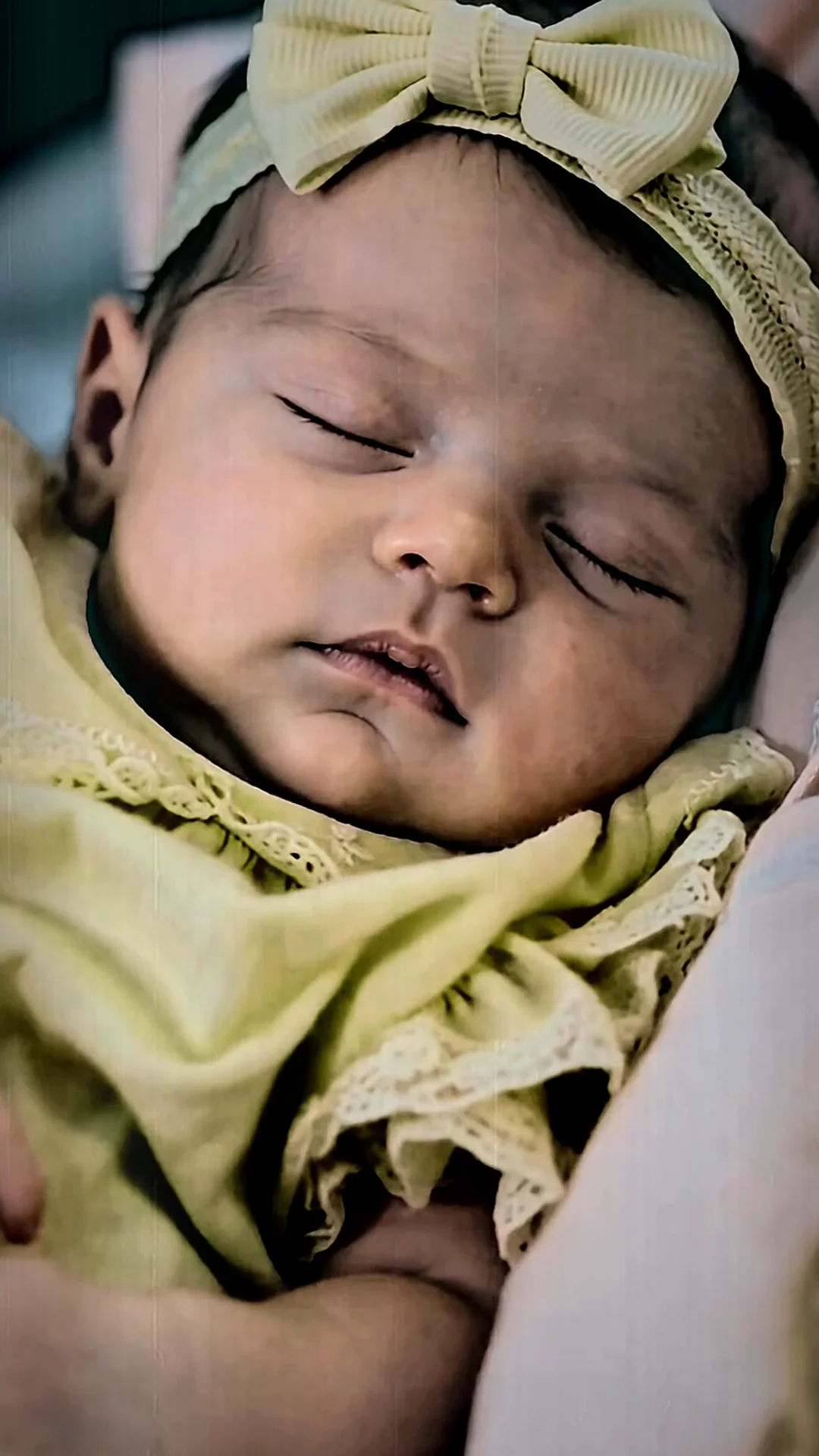 I’m Holding My Newborn While My Husband Chooses Another Child Over Me, and I Refuse to Let Him Break Us Apart.