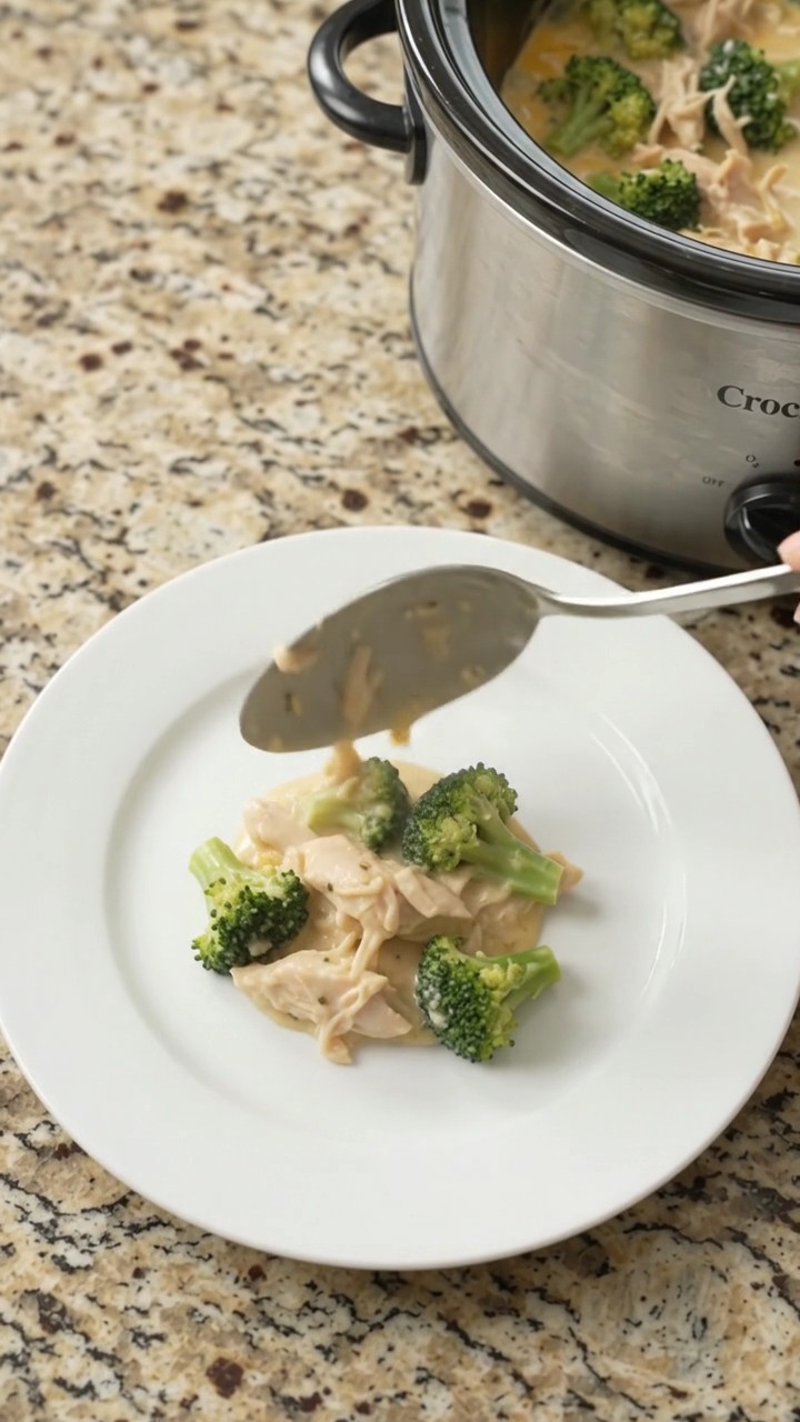 Crockpot Creamy Chicken and Broccoli