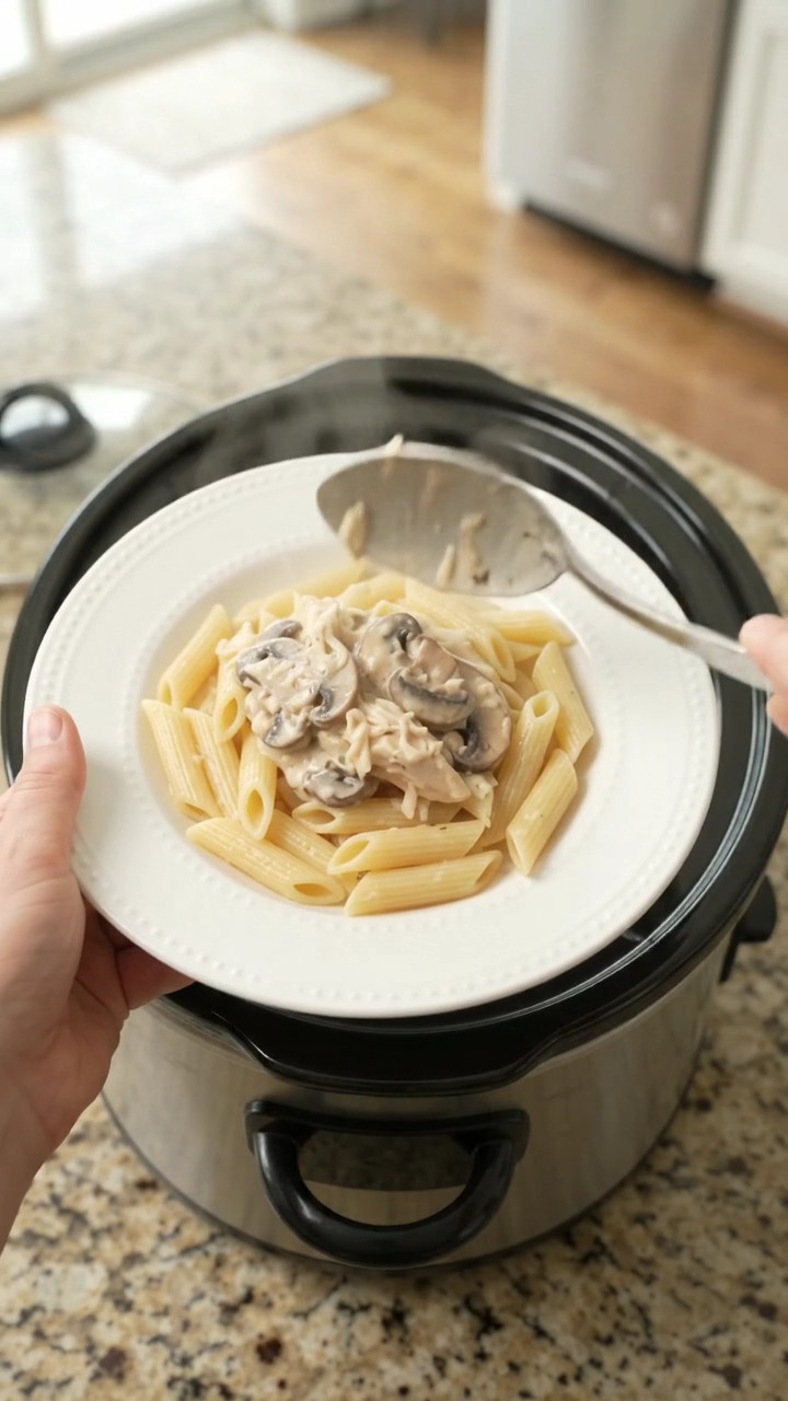 Crockpot Creamy Mozzarella Mushroom Chicken