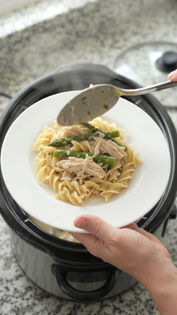 Crockpot Creamy Parmesan Asparagus Chicken