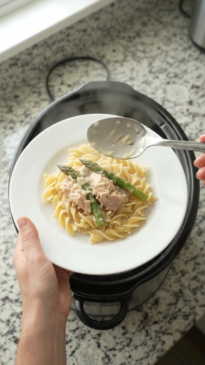 Crockpot Velvety Parmesan Asparagus Chicken Thighs