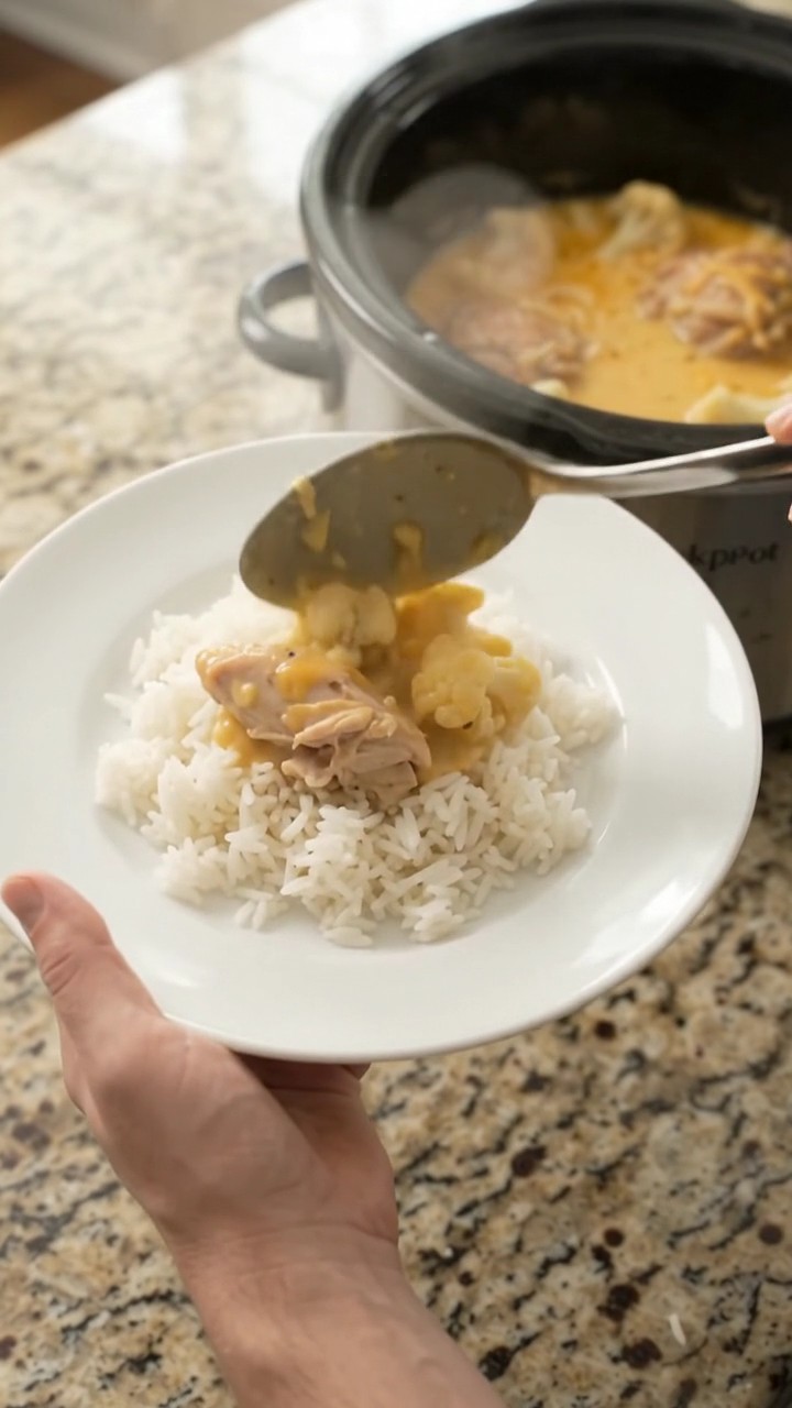 Crockpot Velvety Cheddar Cauliflower Chicken Thighs