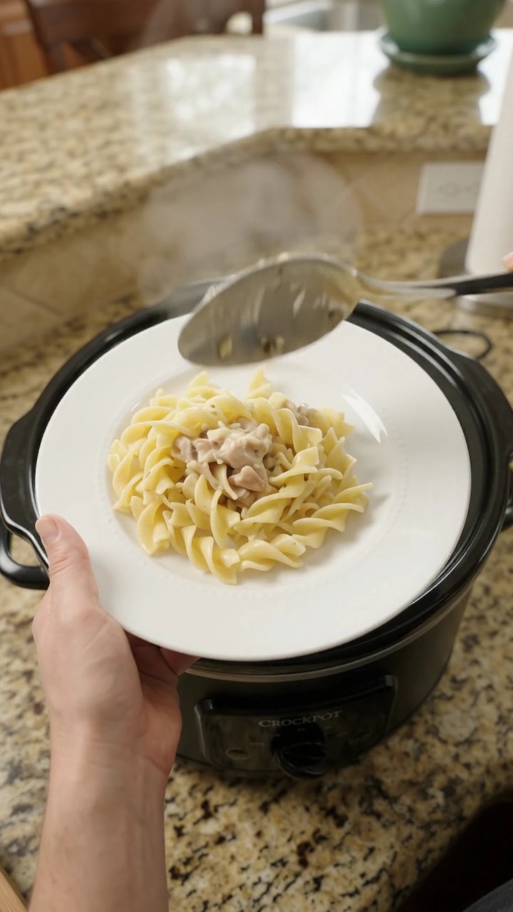 Crockpot Velvety Parmesan Cauliflower Chicken Thighs