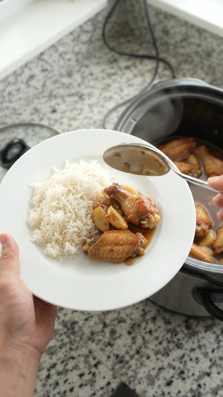 Crockpot Garlic Scallion Honey Soy Chicken Wings
