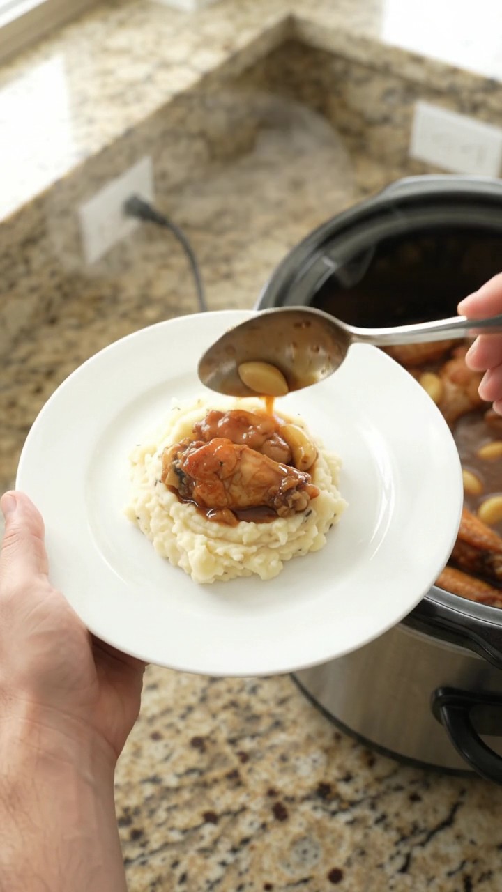 Crockpot Garlic Scallion Bourbon Glazed Chicken Wings