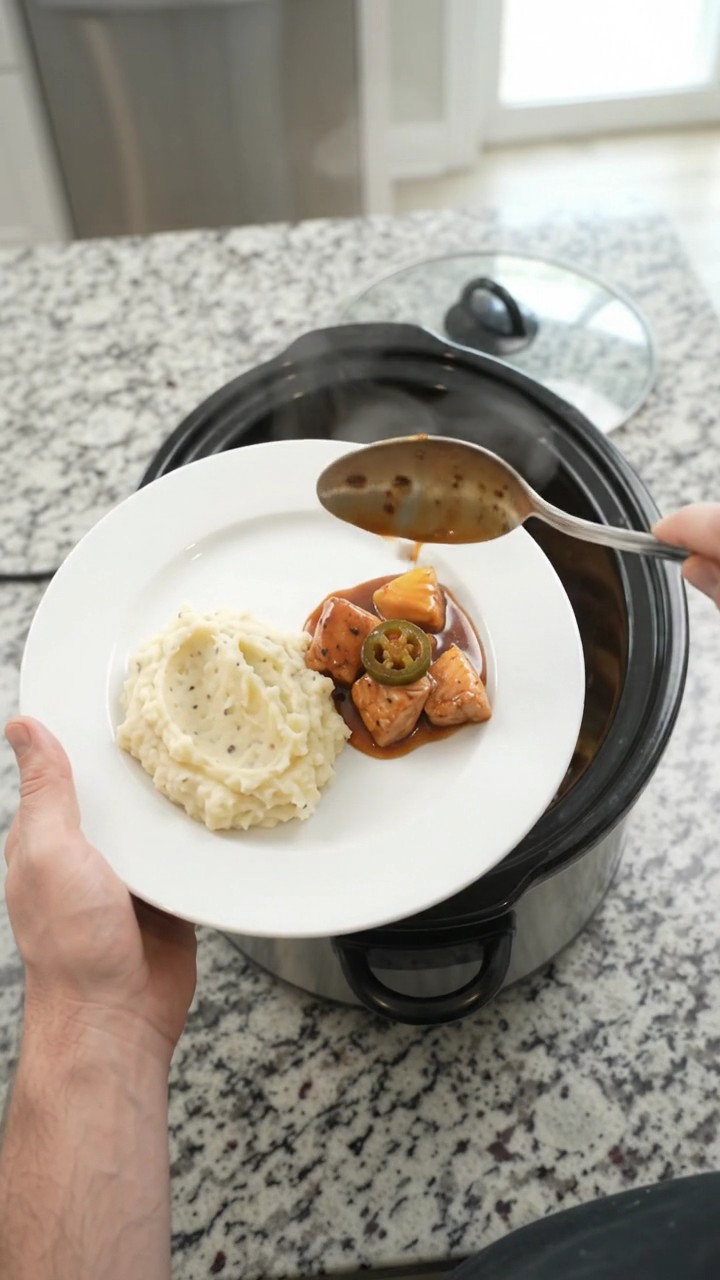 Crockpot Jalapeño Lime Bourbon Glazed Chicken Bites