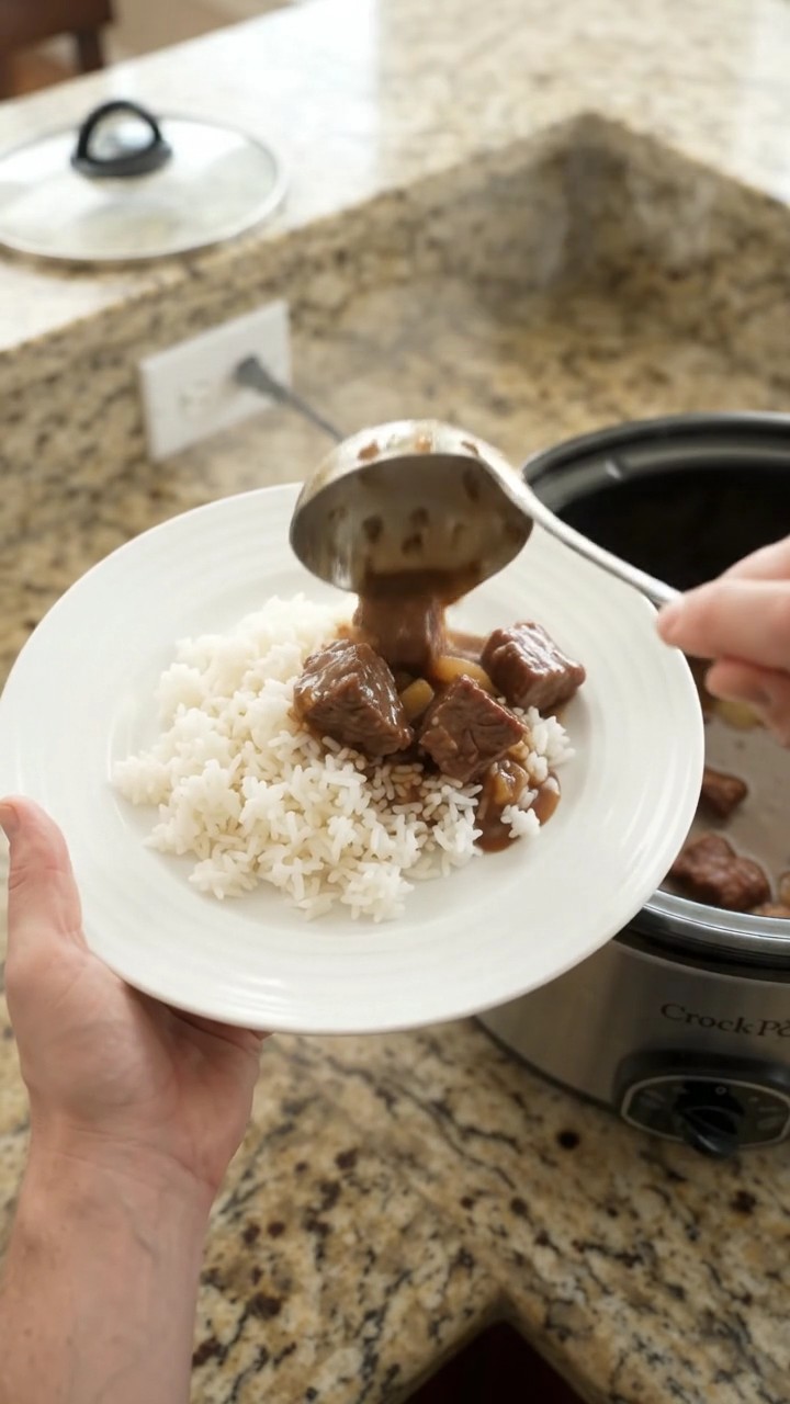 Crockpot Bourbon Gravy Pearl Onion Beef Bites