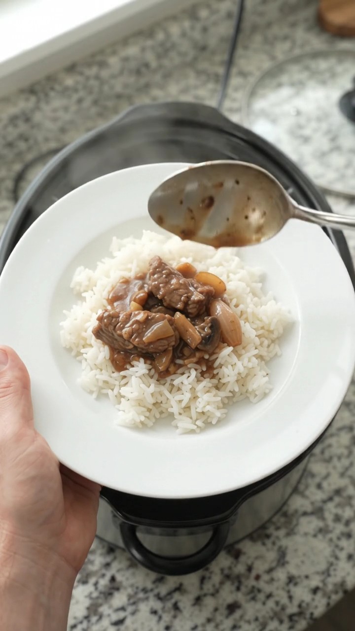 Crockpot Bourbon Gravy Portobello Sirloin Tips