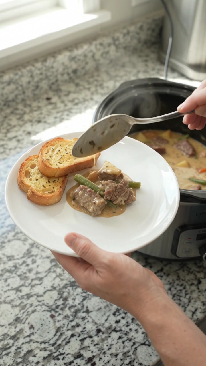 Crockpot Gruyère Cream Green Bean Sirloin Tips