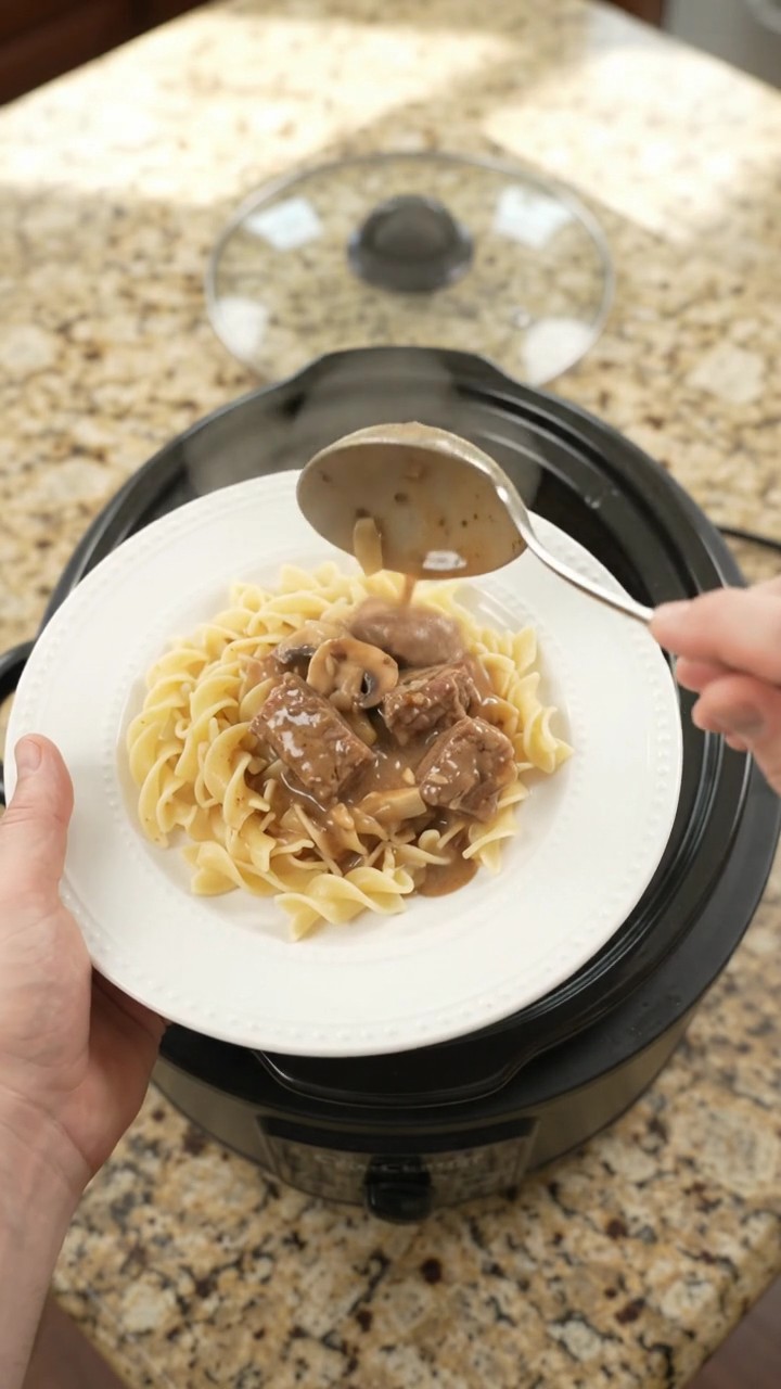 Crockpot Sour Cream Mushroom Ribeye Bites