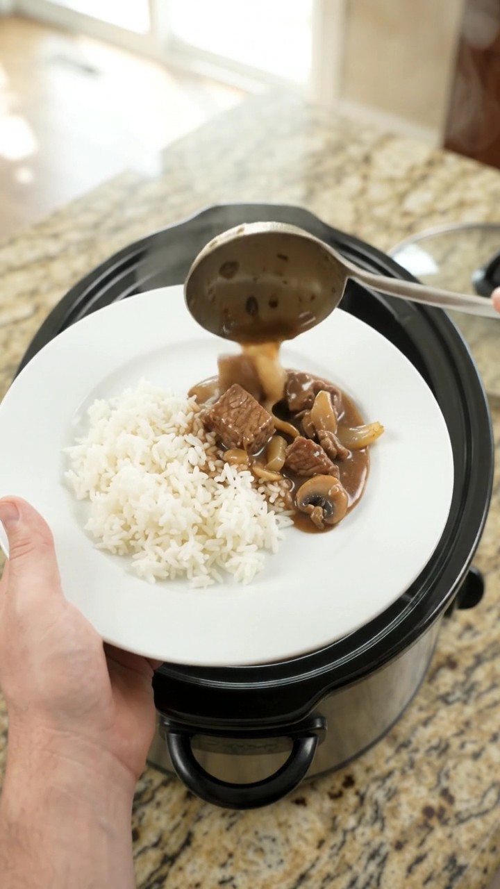 Crockpot Bourbon Gravy Mushroom Ribeye Bites