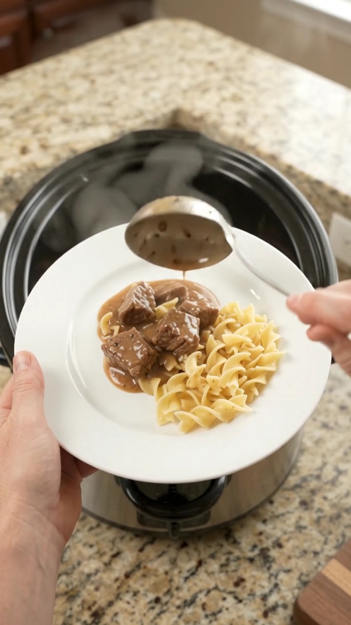 Crockpot Sour Cream Garlic Potato Ribeye Bites