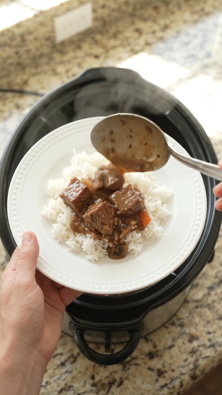 Crockpot Bourbon Gravy Pepper Ribeye Bites