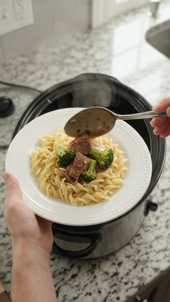 Crockpot Sour Cream Broccoli Ribeye Bites