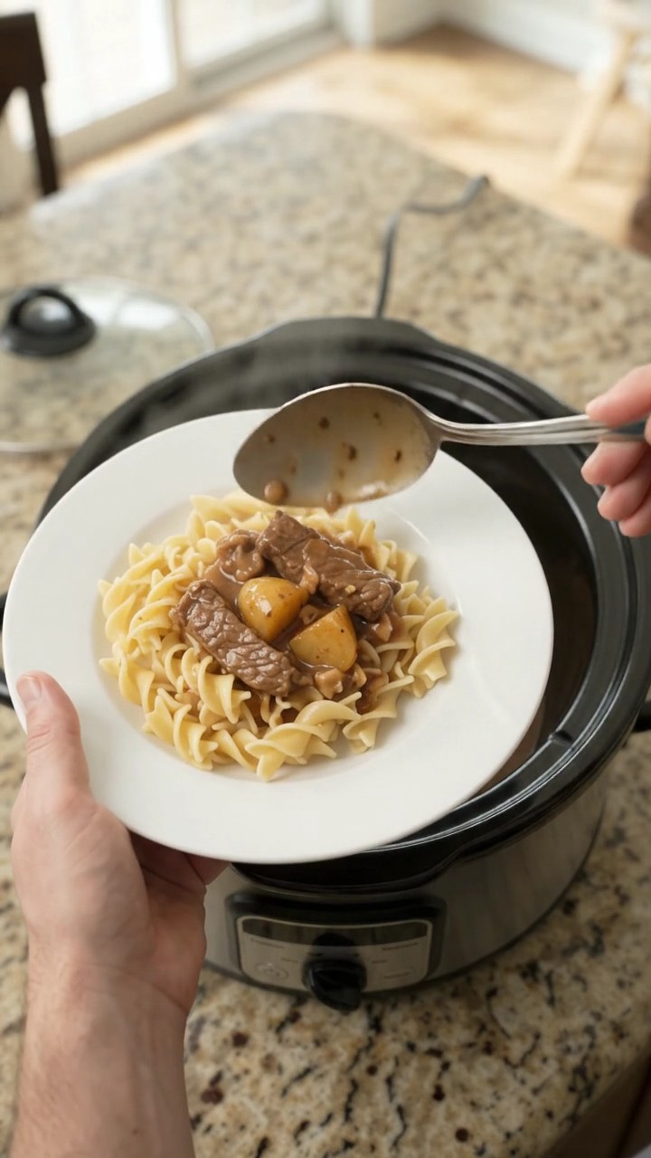 Crockpot Sour Cream Garlic Potato Flank Steak
