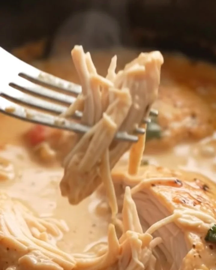 Crockpot Cream Cheese Salsa Chicken