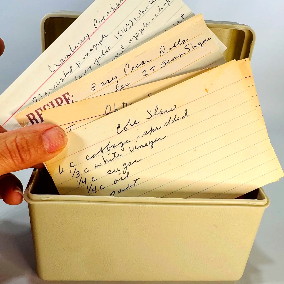 Nobody Bid on the Dusty Box of Handwritten Recipe Cards at the Estate Auction — Except One Young Chef Who Knew the Name on the Lid