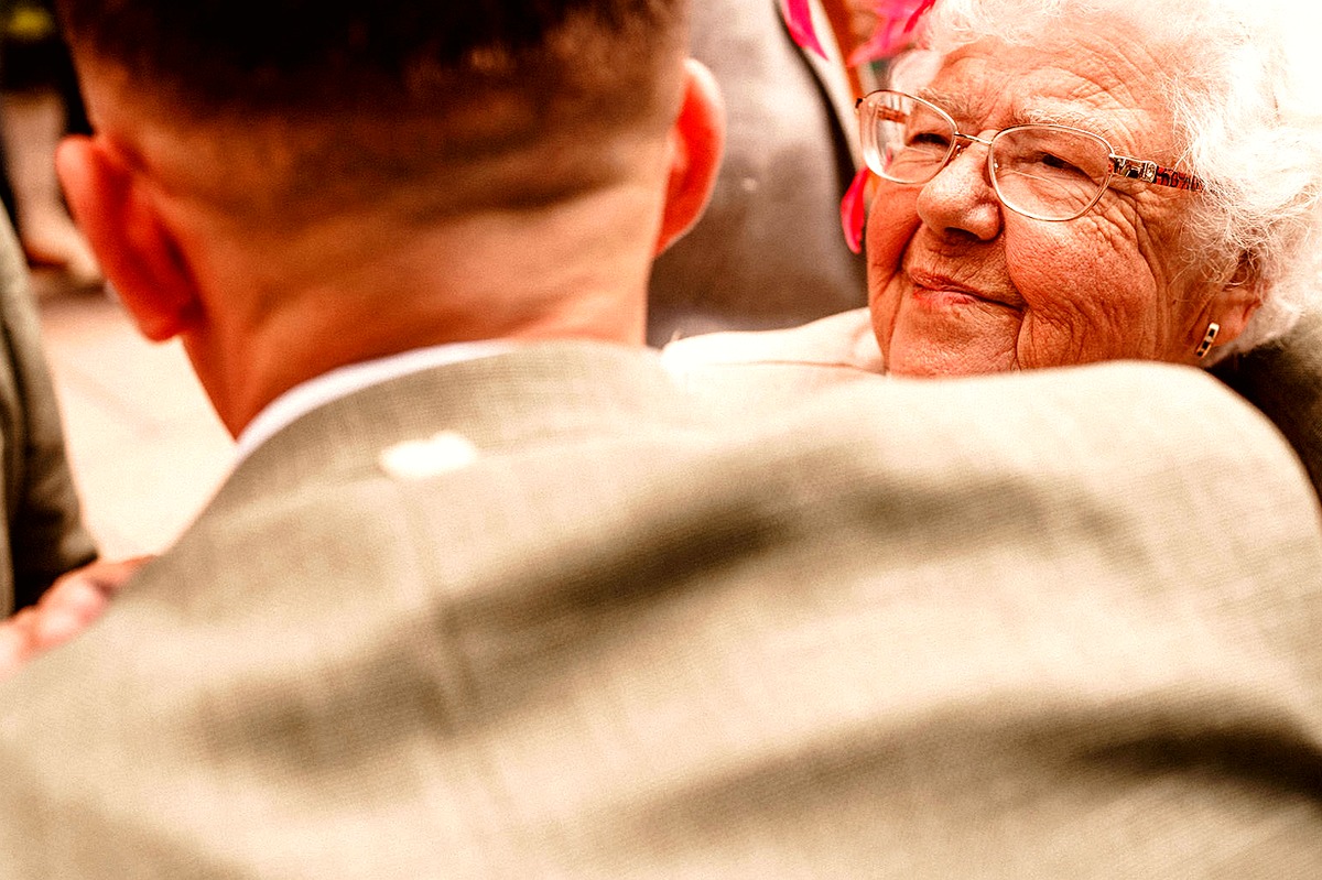 A Groom Paused His Wedding Reception Before the First Dance and Walked Over to the Elderly Cafeteria Lady in Row 9